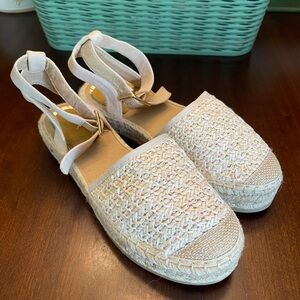 NWOT Bella Marie Mary Jane Flatform Espadrille